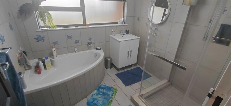 4 Bedroom Property for Sale in Pellissier Free State